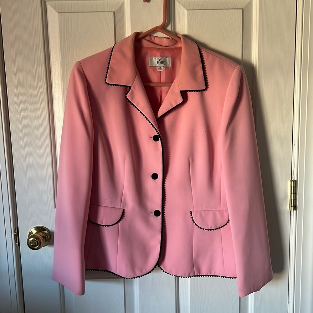 Le Suit Pink Blazer